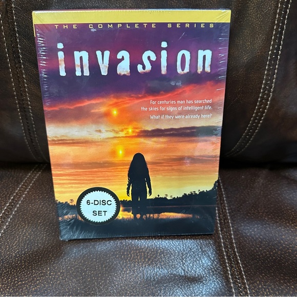 Invasion - The Complete Series DVD BRAND NEW  Factory Sealed - Picture 1 of 2